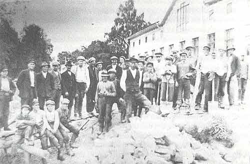 Arbetare vid kraftverksbygget 1925. 