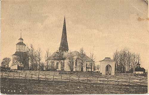 Pedersöre kyrka från norr. Kortet avsänt 16/6 1926 från Jakobstad till Malmö.