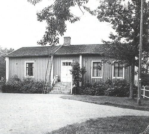 Gula byggningen på Kuddnäs.