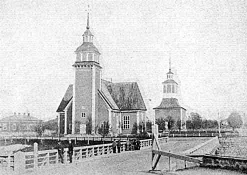 Kyrkan och bron med spärrbommen, som öppnades av vakten i Brostugan mot erläggande av broavgift. Foto 1880-talet. 
