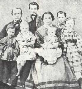 Carl o. Pauline Grundfeldt med sina barn Hilma, Julia, Arthur, Hugo och Elna. 